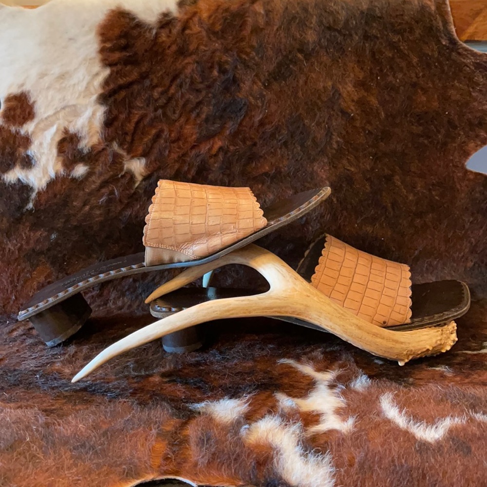Awesome vintage Donald J Pliner sandals